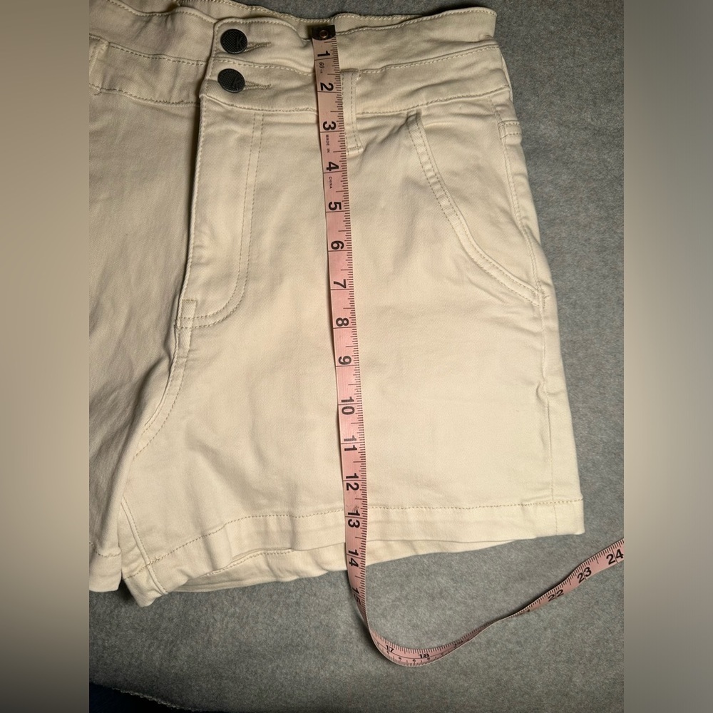 KUT from the Kloth Jane high rise short white size 8 - Picture 5 of 8
